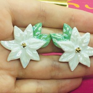 Vintage Clip-on  white Poinsettia